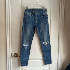 SPAO Mid to High Rise Distressed Skinny Jeans